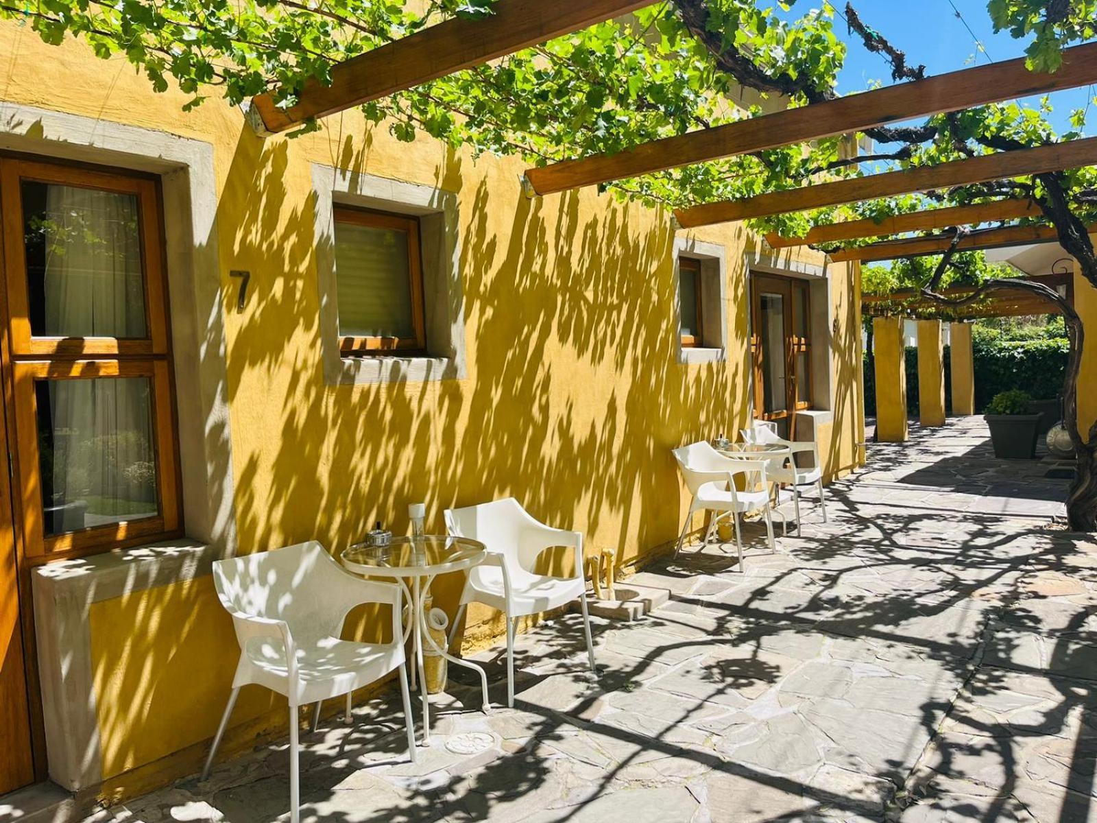 17 On Bird Guest House Beaufort West Exterior photo